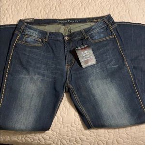 NWT Cowgirl Tuff jeans 38 short